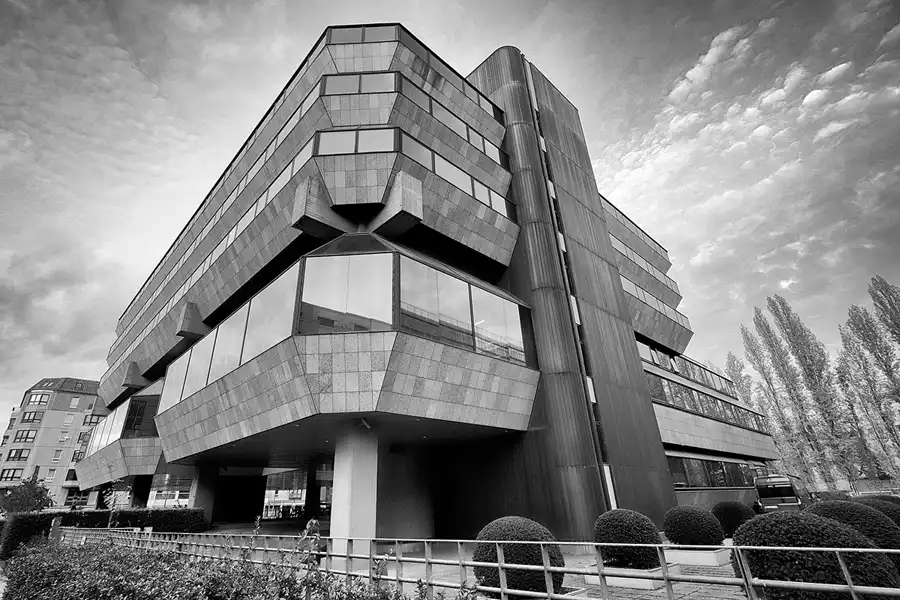 008 | 2022 | Berlin | Tschechische Botschaft – 50-jähriges Jubiläum der Entwürfe des Botschaftsgebäudes von 1972 | © carsten riede fotografie