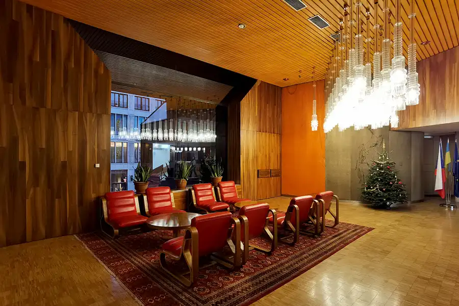 024 | 2022 | Berlin | Tschechische Botschaft – 50-jähriges Jubiläum der Entwürfe des Botschaftsgebäudes von 1972 | © carsten riede fotografie