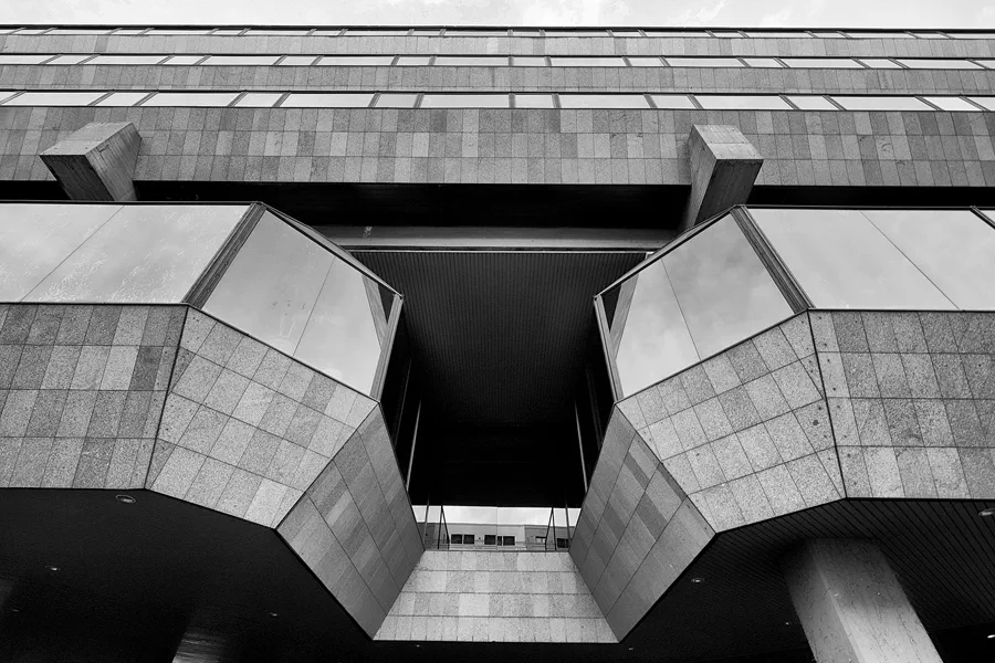 007 | 2022 | Berlin | Tschechische Botschaft – 50-jähriges Jubiläum der Entwürfe des Botschaftsgebäudes von 1972 | © carsten riede fotografie