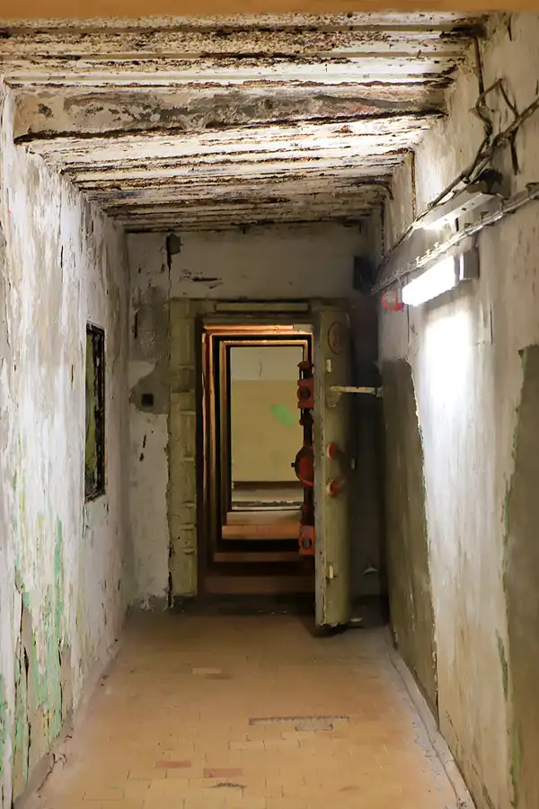 080 | 2023 | Wünsdorf-Waldstadt | Fernmeldebunker Zeppelin (Amt 500) | © carsten riede fotografie