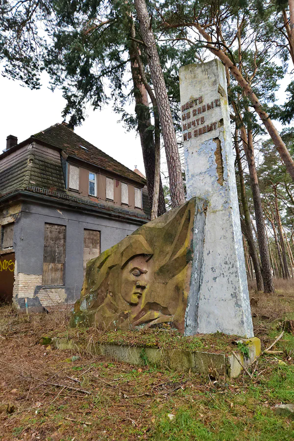 096 | 2023 | Wünsdorf-Waldstadt | © carsten riede fotografie