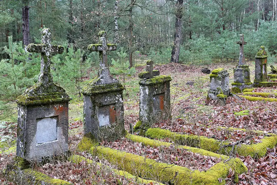 002 | 2023 | Orlina Duża | Cmentarz Ewangelicki | © carsten riede fotografie