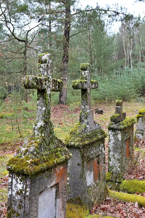 003 | 2023 | Orlina Duża | Cmentarz Ewangelicki | © carsten riede fotografie