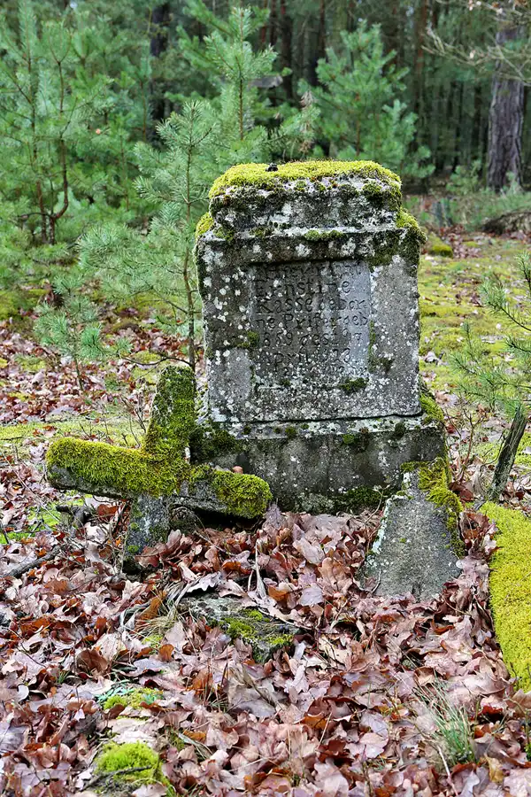 011 | 2023 | Orlina Duża | Cmentarz Ewangelicki | © carsten riede fotografie