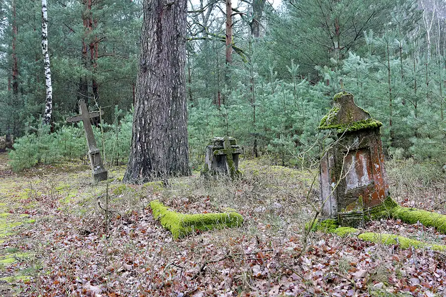 014 | 2023 | Orlina Duża | Cmentarz Ewangelicki | © carsten riede fotografie