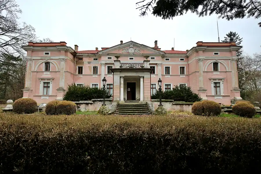 001 | 2023 | Raszewy | Pałac z 1890 roku Michała Czarnecki herbu Prus III | © carsten riede fotografie