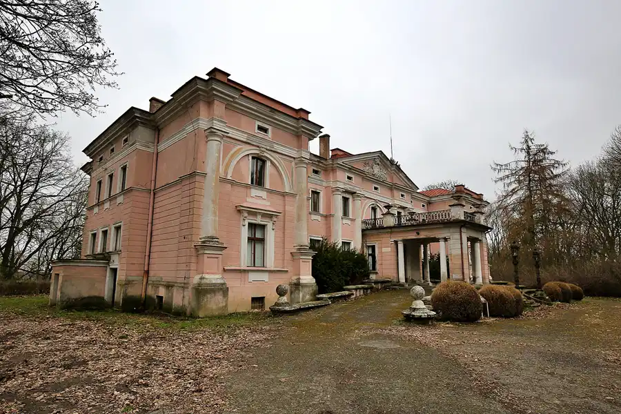 006 | 2023 | Raszewy | Pałac z 1890 roku Michała Czarnecki herbu Prus III | © carsten riede fotografie