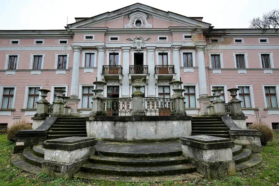 032 | 2023 | Raszewy | Pałac z 1890 roku Michała Czarnecki herbu Prus III | © carsten riede fotografie