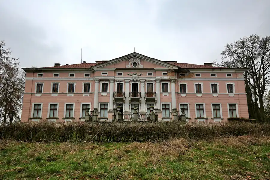 033 | 2023 | Raszewy | Pałac z 1890 roku Michała Czarnecki herbu Prus III | © carsten riede fotografie