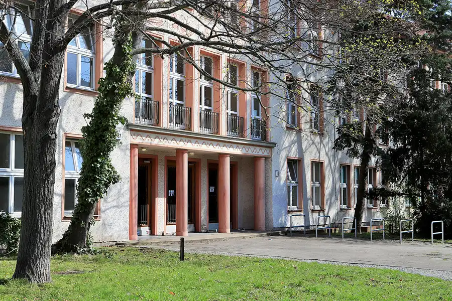 050 | 2023 | Berlin | Manfred-von-Ardenne-Gymnasium | © carsten riede fotografie