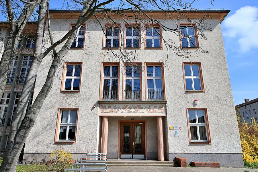 052 | 2023 | Berlin | Manfred-von-Ardenne-Gymnasium | © carsten riede fotografie