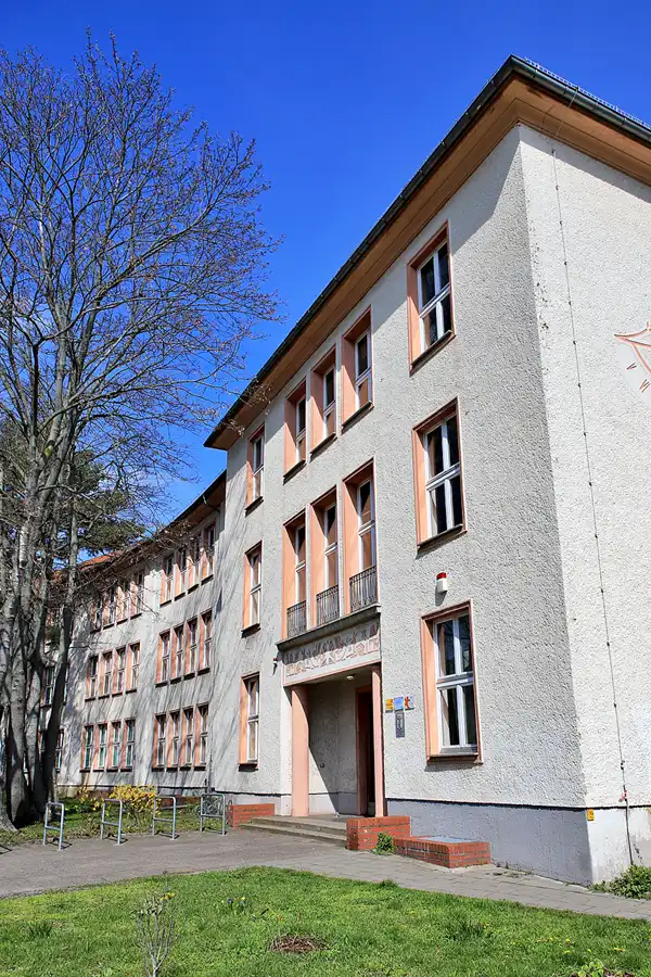 053 | 2023 | Berlin | Manfred-von-Ardenne-Gymnasium | © carsten riede fotografie