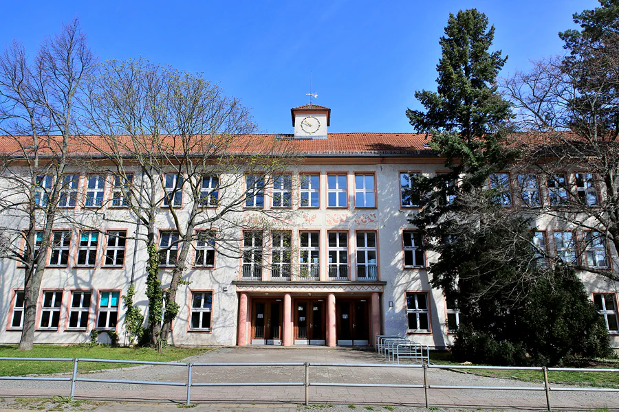 047 | 2023 | Berlin | Manfred-von-Ardenne-Gymnasium | © carsten riede fotografie