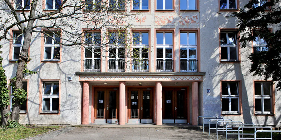 049 | 2023 | Berlin | Manfred-von-Ardenne-Gymnasium | © carsten riede fotografie