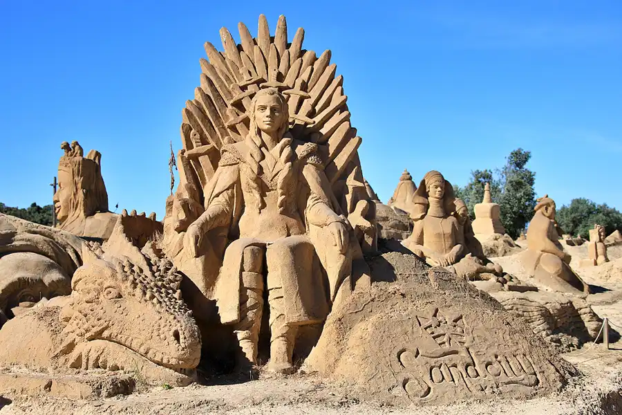 001 | 2023 | Lagoa | Sandcity | © carsten riede fotografie