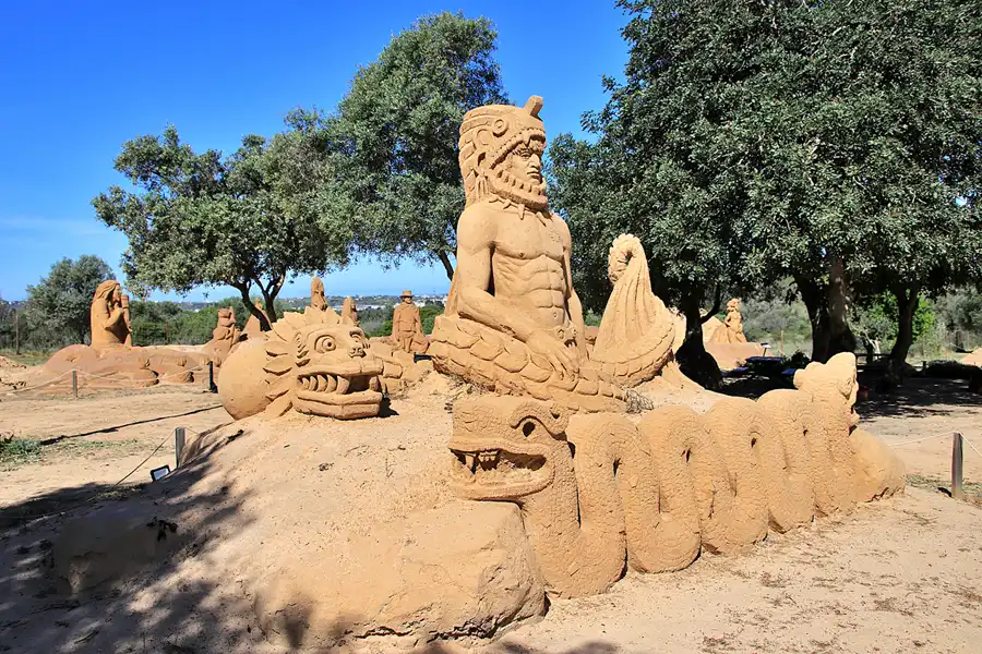 031 | 2023 | Lagoa | Sandcity | © carsten riede fotografie