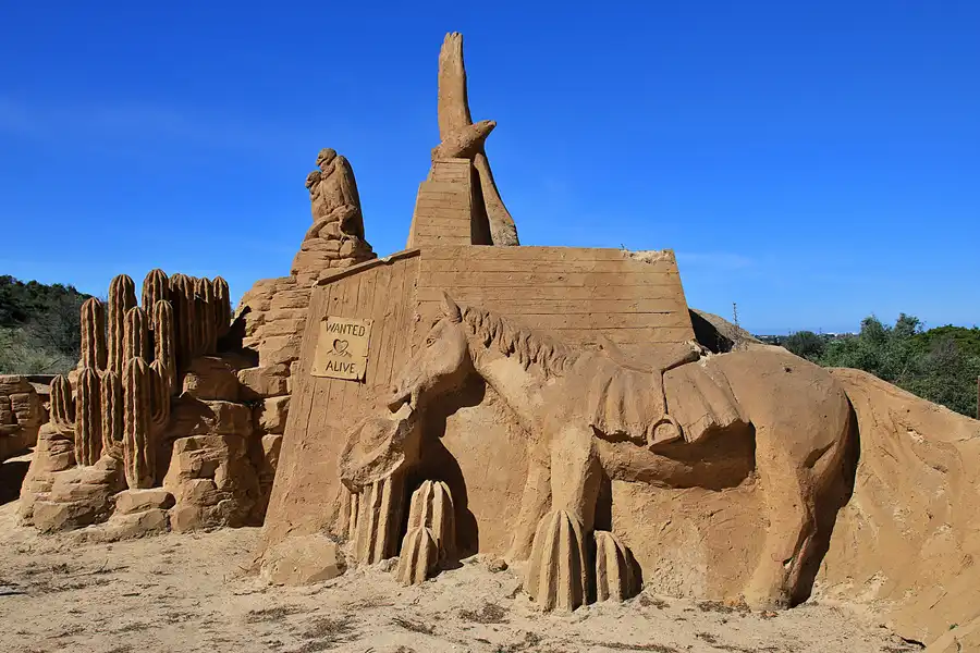 042 | 2023 | Lagoa | Sandcity | © carsten riede fotografie