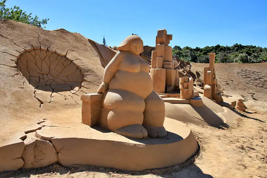 081 | 2023 | Lagoa | Sandcity | © carsten riede fotografie