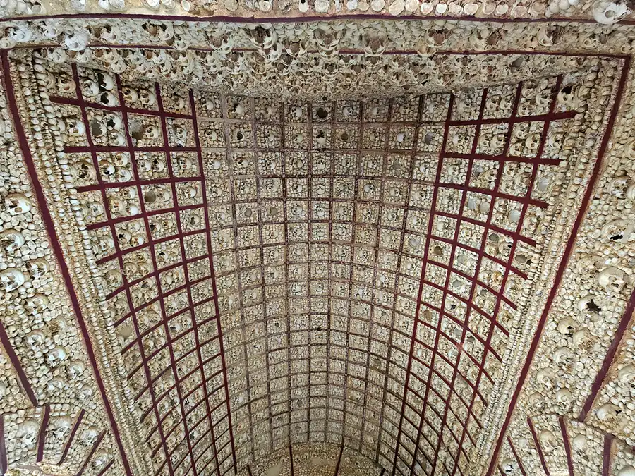 011 | 2023 | Faro | Igreja da Ordem Terceira de Nossa Senhora do Monte do Carmo – Capela dos Ossos | © carsten riede fotografie