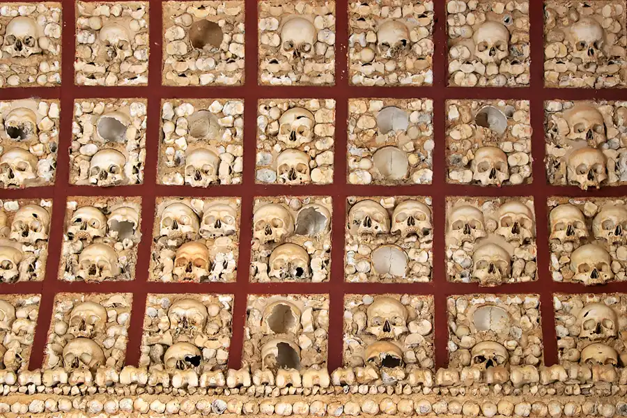 026 | 2023 | Faro | Igreja da Ordem Terceira de Nossa Senhora do Monte do Carmo – Capela dos Ossos | © carsten riede fotografie