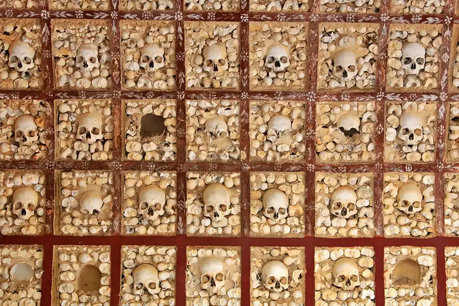 044 | 2023 | Faro | Igreja da Ordem Terceira de Nossa Senhora do Monte do Carmo – Capela dos Ossos | © carsten riede fotografie