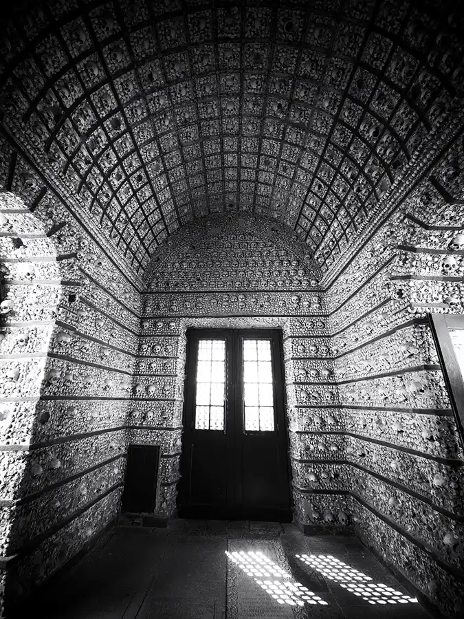 050 | 2023 | Faro | Igreja da Ordem Terceira de Nossa Senhora do Monte do Carmo – Capela dos Ossos | © carsten riede fotografie