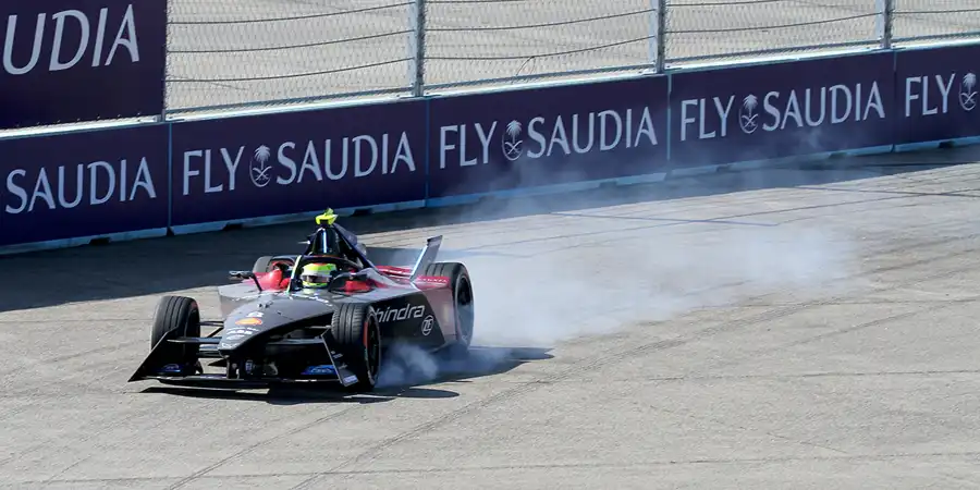 040 | 2023 | Berlin | Mahindra M9Electro | Mahindra Racing | Oliver Rowland | © carsten riede fotografie