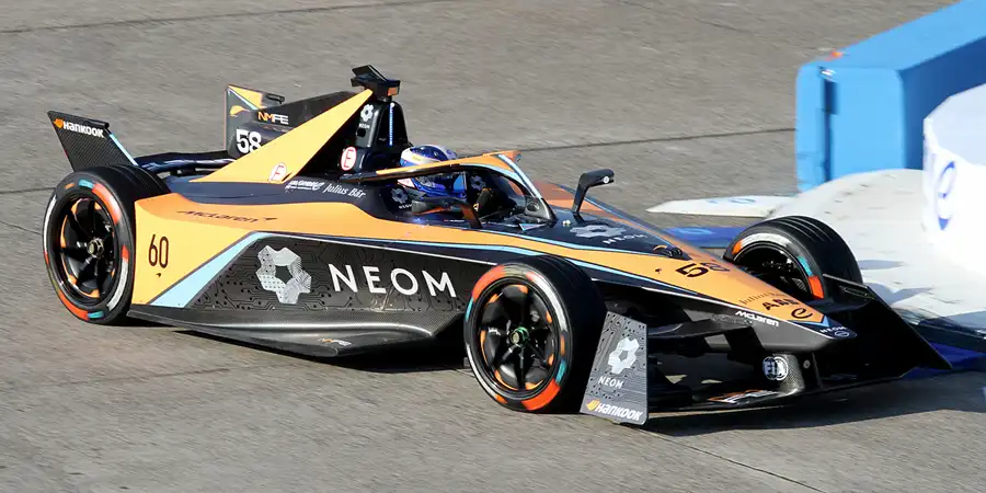 074 | 2023 | Berlin | Nissan e-4ORCE 04 | Neom McLaren Formula E Team | Rene Rast | © carsten riede fotografie