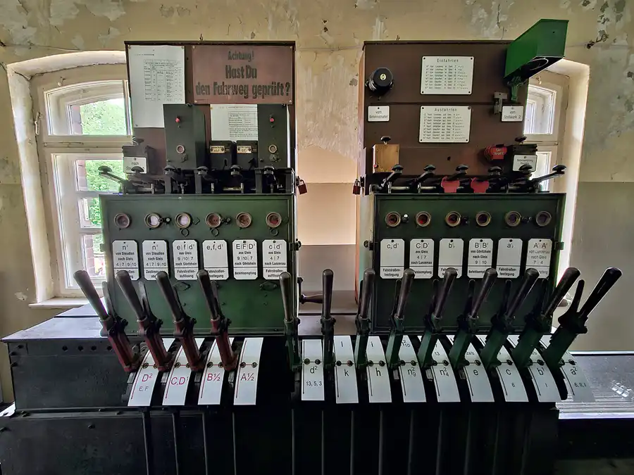 018 | 2023 | Wechselburg | Stellwerk | © carsten riede fotografie