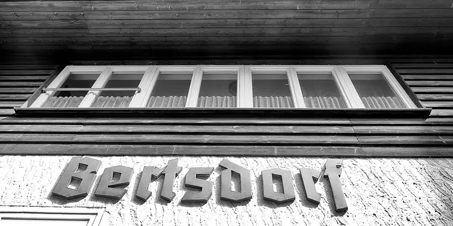 078 | 2023 | Bertsdorf | Zittauer Schmalspurbahn – Bahnhof Bertsdorf – Stellwerk | © carsten riede fotografie