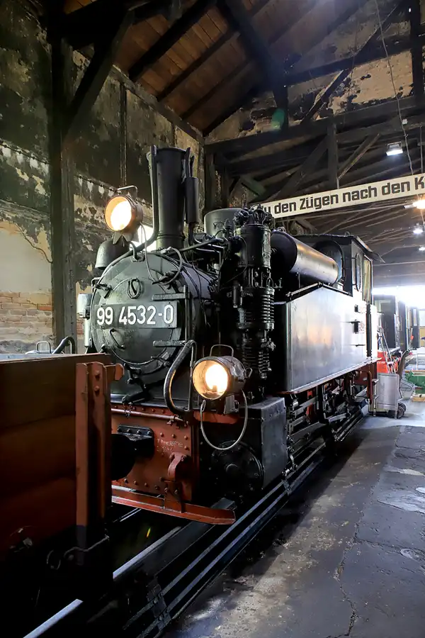 081 | 2023 | Bertsdorf | Zittauer Schmalspurbahn – Bahnhof Bertsdorf – Lokschuppen | © carsten riede fotografie