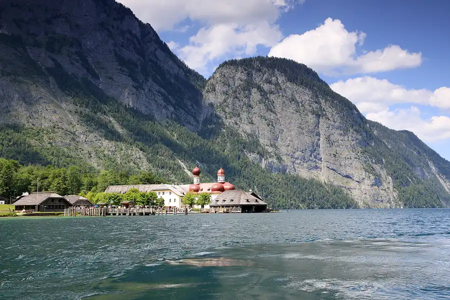 047 | 2023 | Schönau am Königssee | Rund um den Königssee – Kirche St. Bartholomä | © carsten riede fotografie