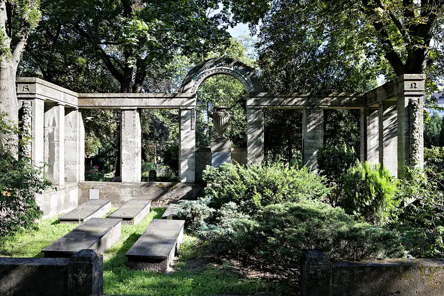 031 | 2023 | Berlin | Friedhof Berlin – II. Sophien-Friedhof | © carsten riede fotografie