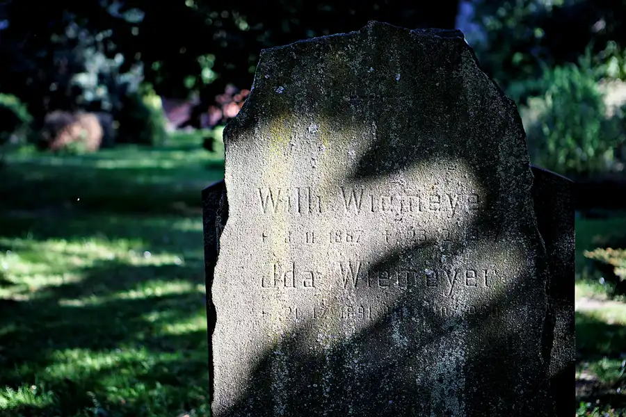 042 | 2023 | Berlin | St. Elisabeth Kirchhof I | © carsten riede fotografie