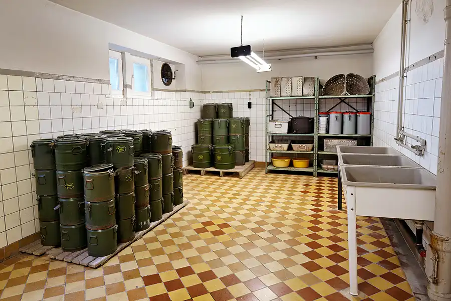 040 | 2023 | Berlin | Untersuchungshaftanstalt des Ministeriums für Staatssicherheit der DDR (MfS) Hohenschönhausen – Das Strafgefangenenarbeitskommando der Frauen | © carsten riede fotografie