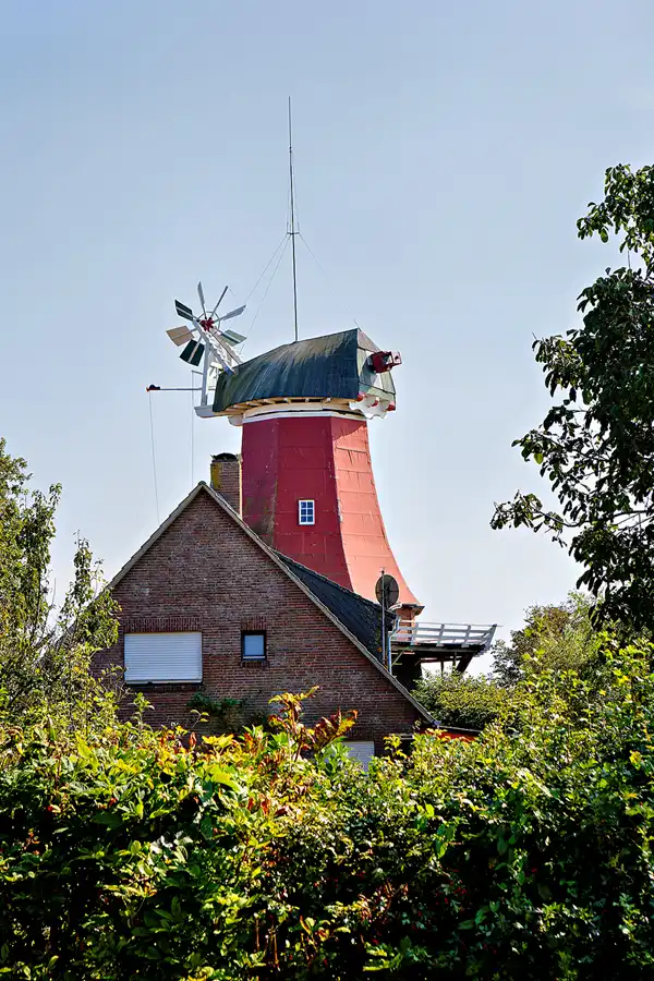 034 | 2023 | Greetsiel | Die Greetsieler Zwillingsmühlen – Rote Mühle | © carsten riede fotografie