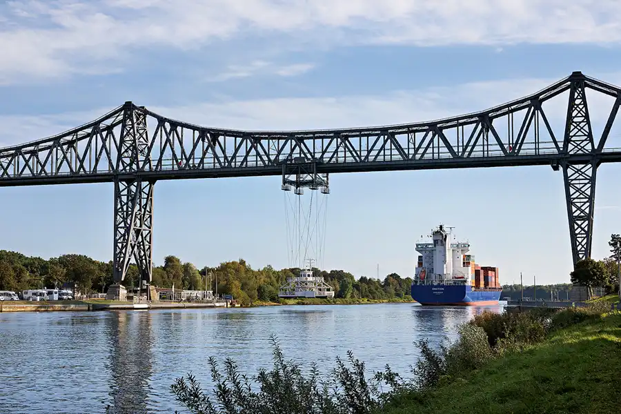 027 | 2023 | Rendsburg | Rendsburger Hochbrücke – Schwebefähre | © carsten riede fotografie
