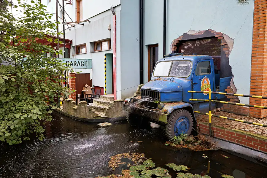 094 | 2023 | Ostrava | Retro Hotel Garage | © carsten riede fotografie