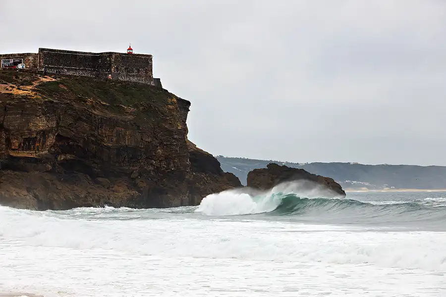 061 | 2023 | Nazare | Praia do Norte – Farol da Nazare – Big Waves Nazare | © carsten riede fotografie