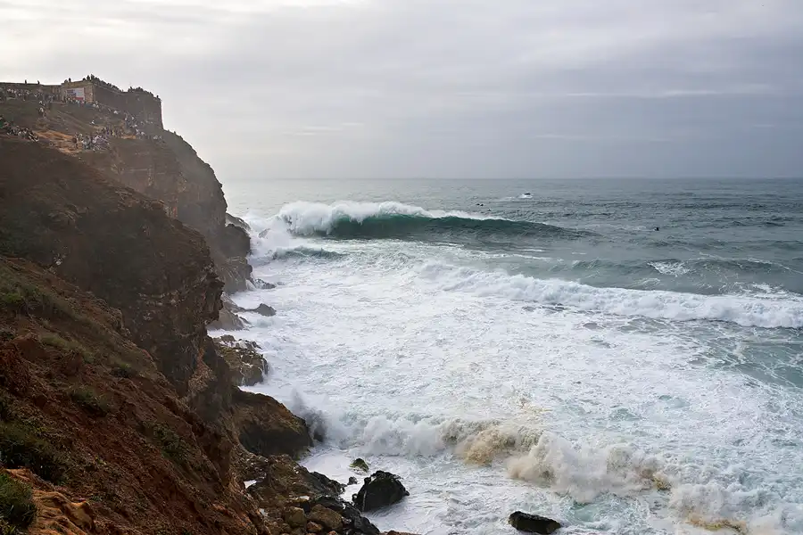 063 | 2023 | Nazare | Praia do Norte – Farol da Nazare – Big Waves Nazare | © carsten riede fotografie