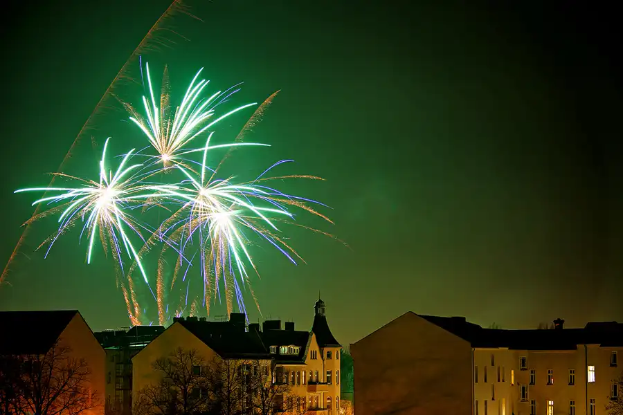 050 | 2024 | Berlin | Silvester-Feuerwerk in Alt-Hohenschönhausen | © carsten riede fotografie