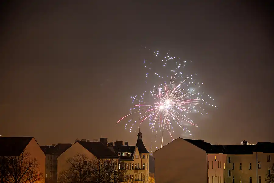 069 | 2024 | Berlin | Silvester-Feuerwerk in Alt-Hohenschönhausen | © carsten riede fotografie