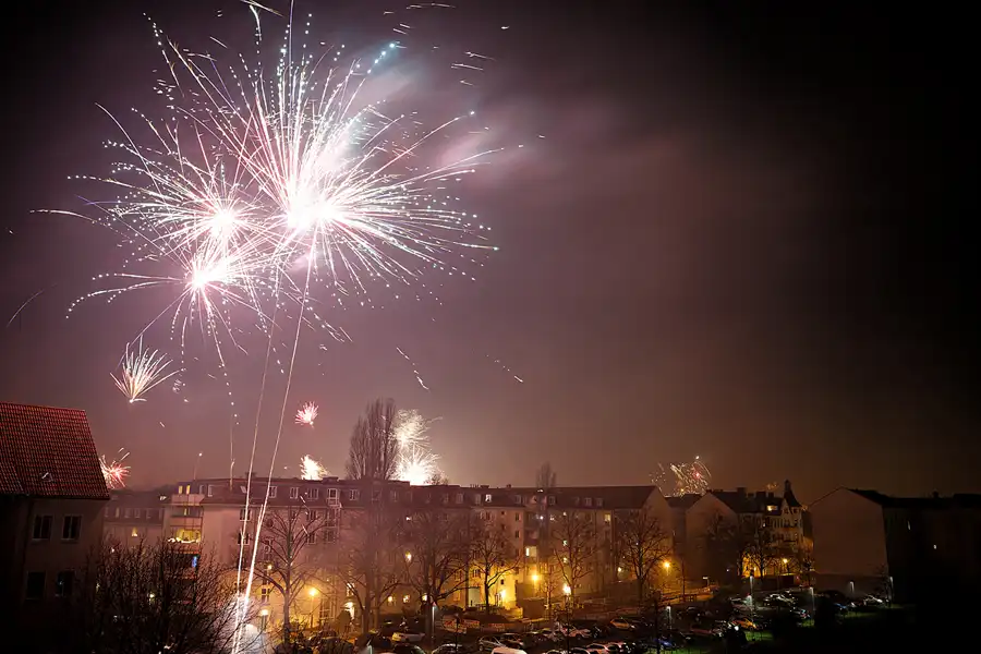 098 | 2024 | Berlin | Silvester-Feuerwerk in Alt-Hohenschönhausen | © carsten riede fotografie