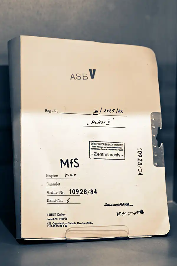 030 | 2024 | Berlin | Stasi-Unterlagen-Archiv – Einblick ins Geheime – Normannenstrasse | © carsten riede fotografie