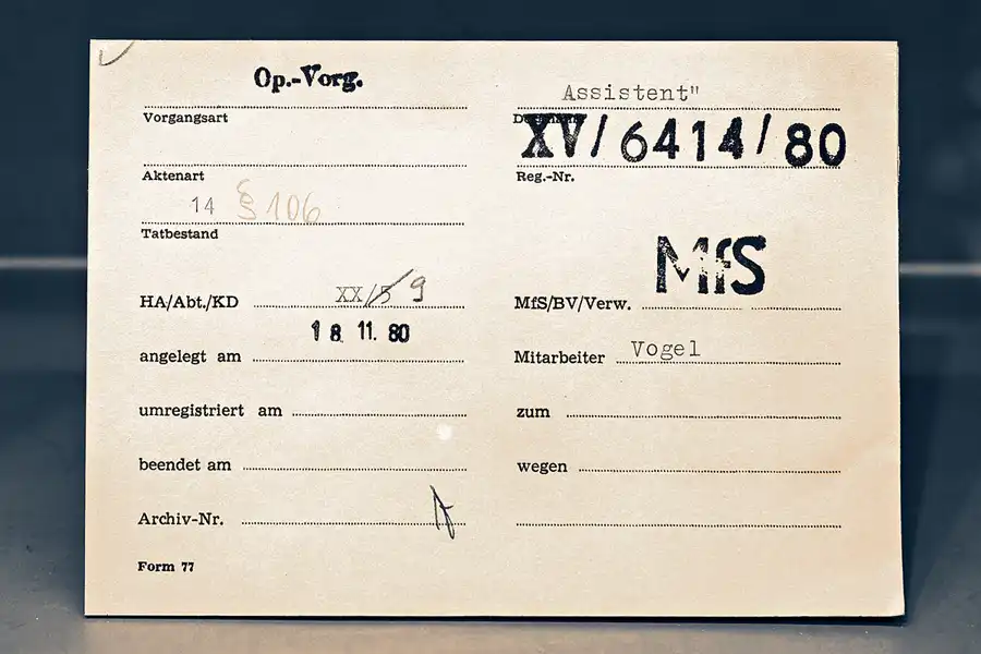 055 | 2024 | Berlin | Stasi-Unterlagen-Archiv – Einblick ins Geheime – Normannenstrasse | © carsten riede fotografie