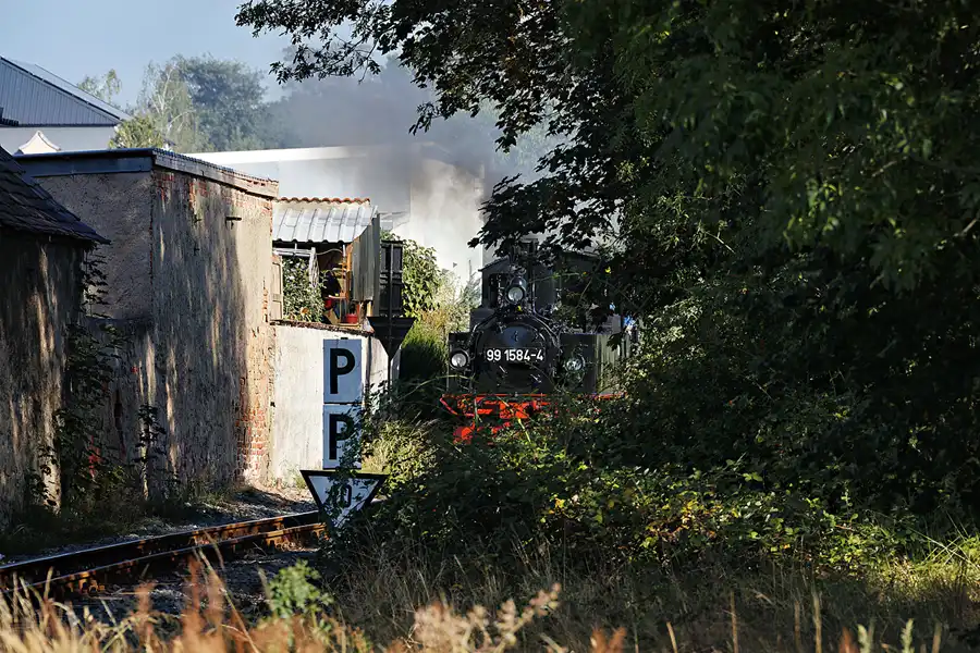 001 | 2024 | Oschatz | Hinterhöfe – Döllnitzbahn | © carsten riede fotografie