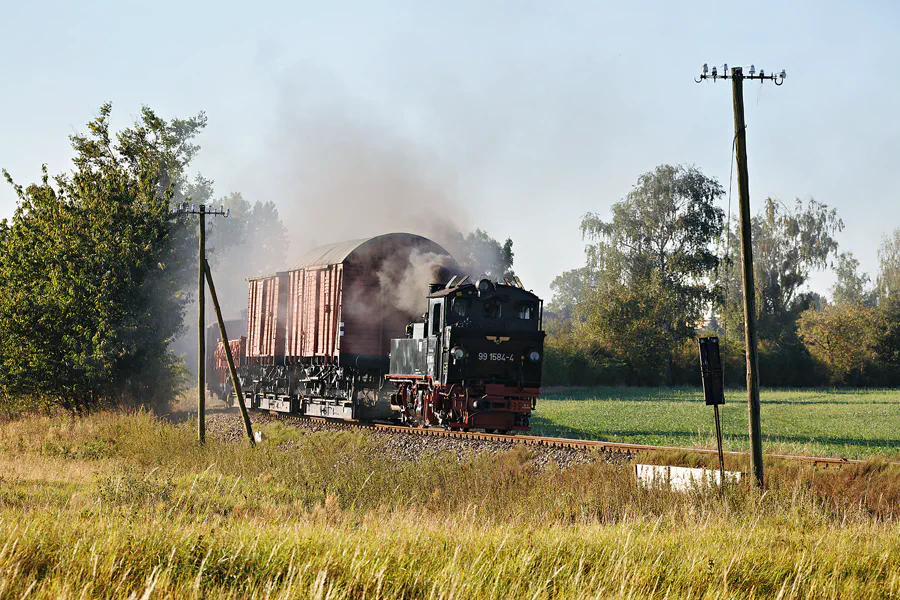 070 | 2024 | Naundorf | Birnenweg – Döllnitzbahn | © carsten riede fotografie