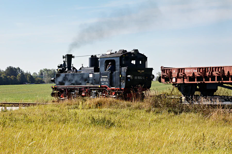 083 | 2024 | Naundorf | Birnenweg – Döllnitzbahn | © carsten riede fotografie