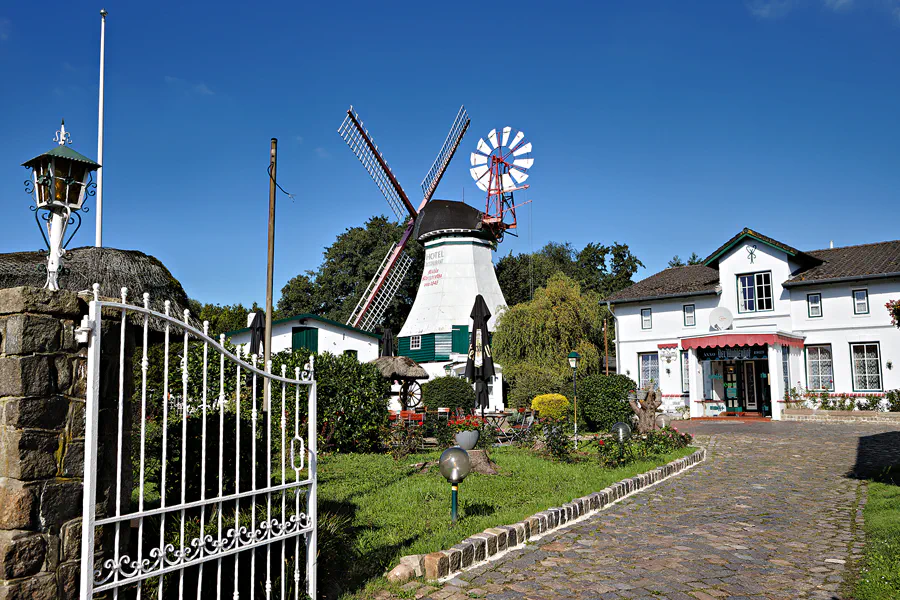 122 | 2024 | Westerdeichstrich | Der Mühlenhof | © carsten riede fotografie