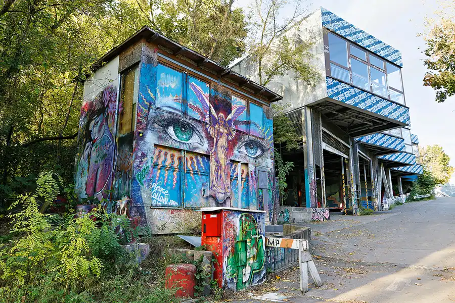 001 | 2024 | Berlin | Field Station Teufelsberg | © carsten riede fotografie